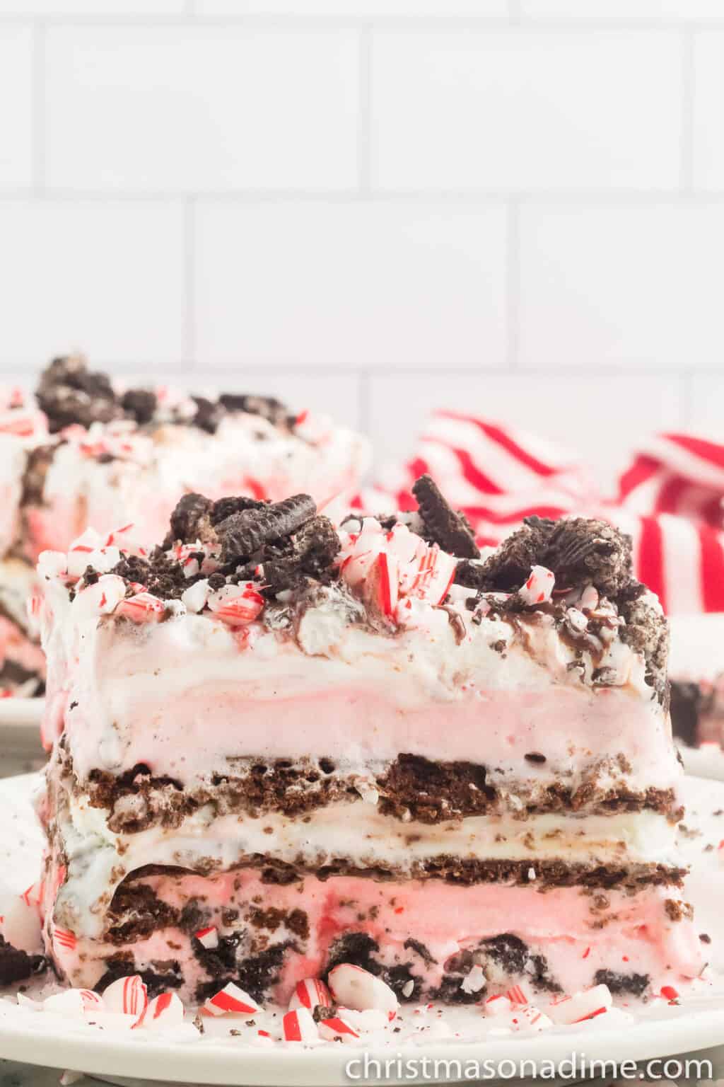 Christmas Ice Cream Cake - christmasonadime.com